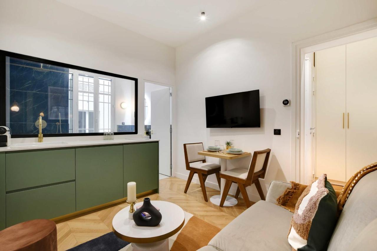 Chic Apartment - 1Br-4P - Facing The Louvre Parijs Buitenkant foto